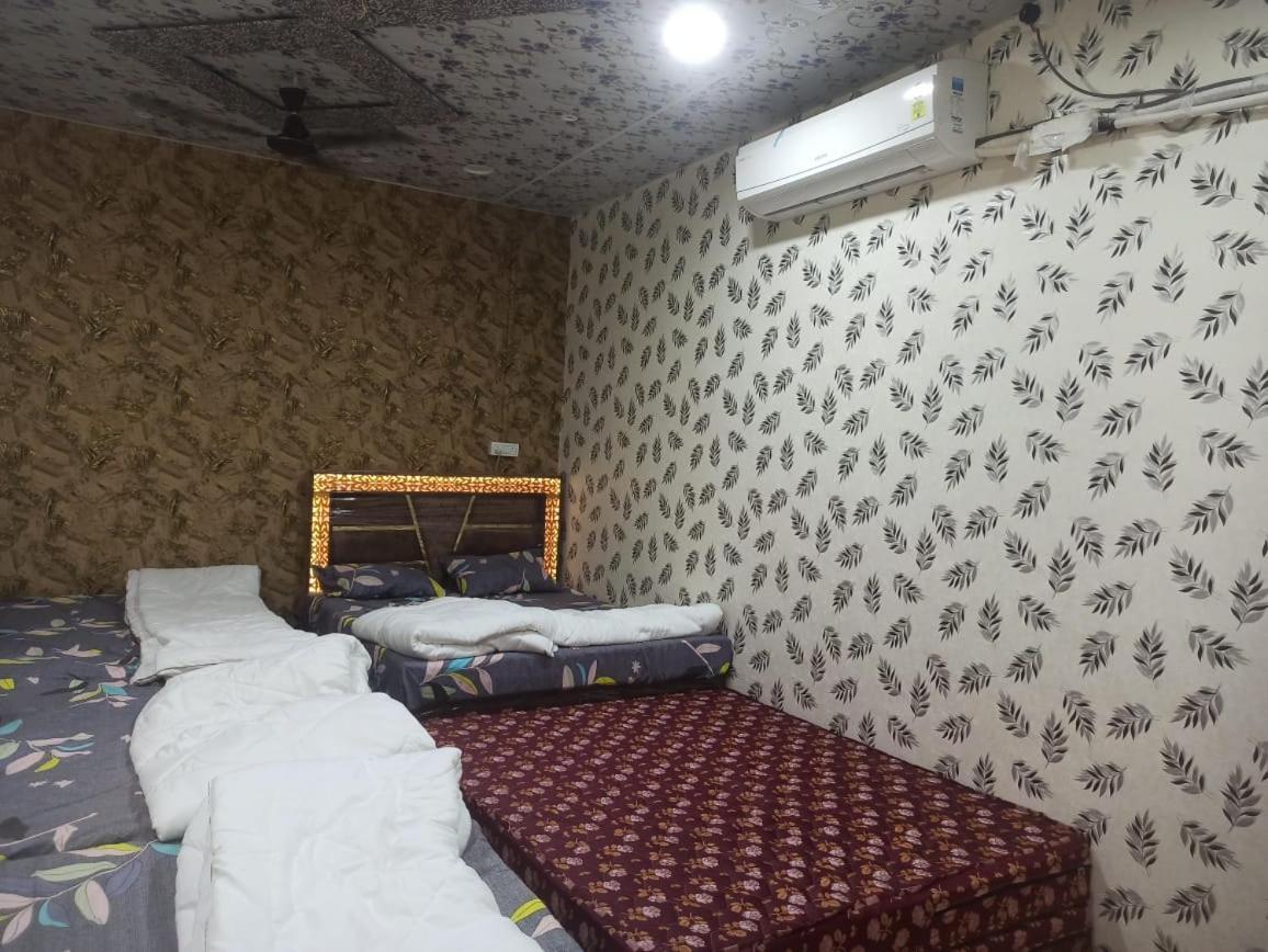 Hotel Shree Kashi Govardhan Dham Ujjain Exterior foto